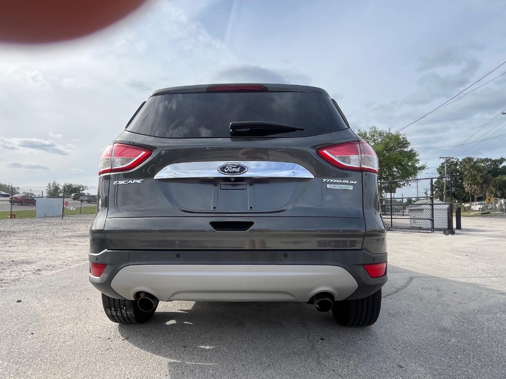 2015 Ford Escape - $9,000