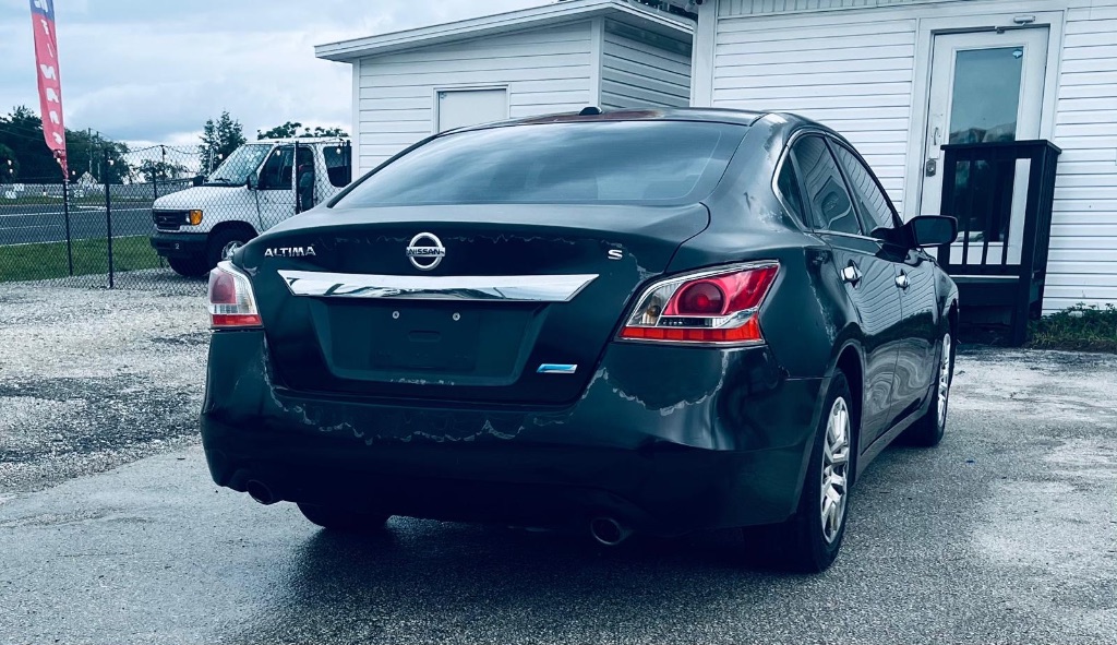 2014 Nissan Altima - $2,000