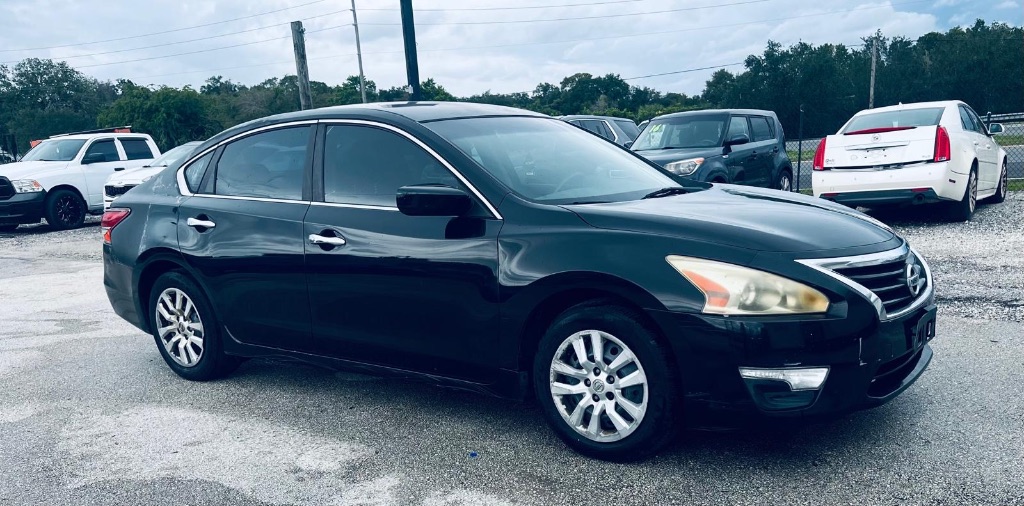2014 Nissan Altima - $2,000