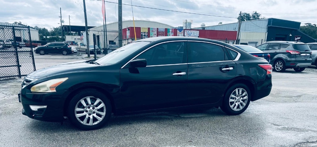 2014 Nissan Altima - $2,000