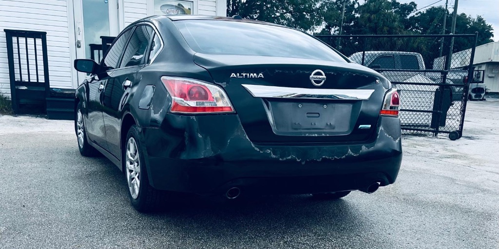 2014 Nissan Altima - $2,000