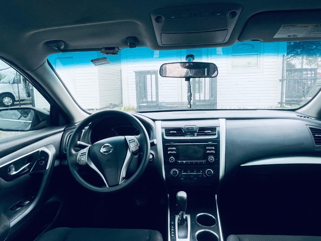 2014 Nissan Altima - $2,000