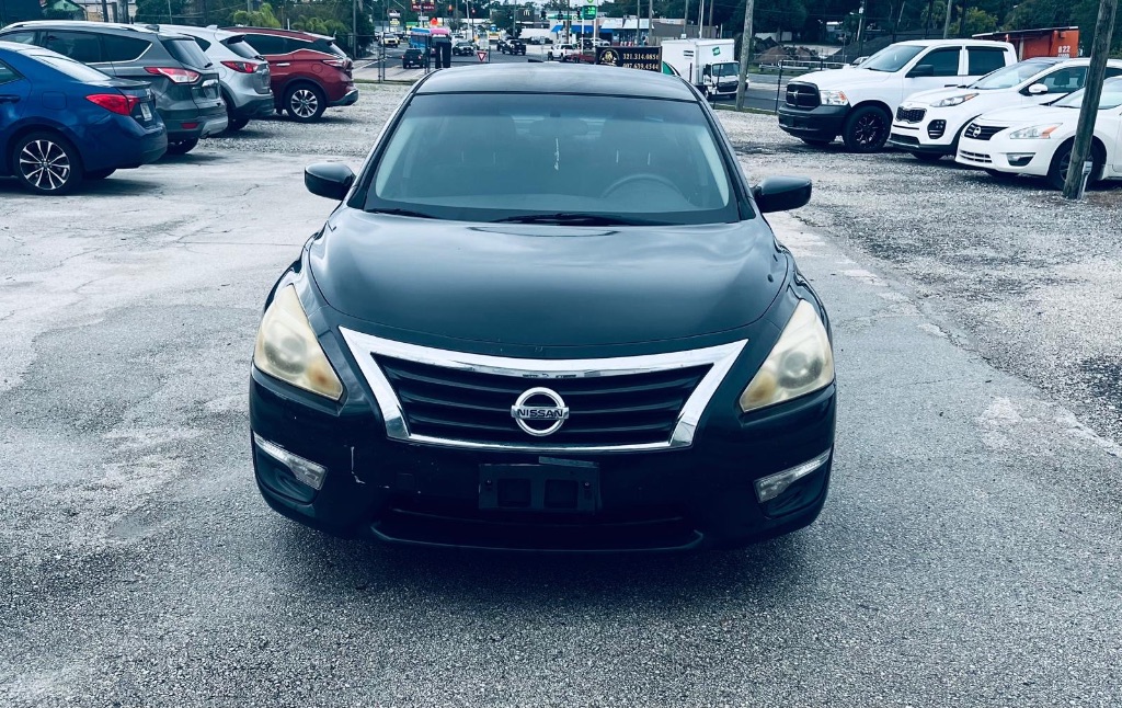 2014 Nissan Altima - $2,000
