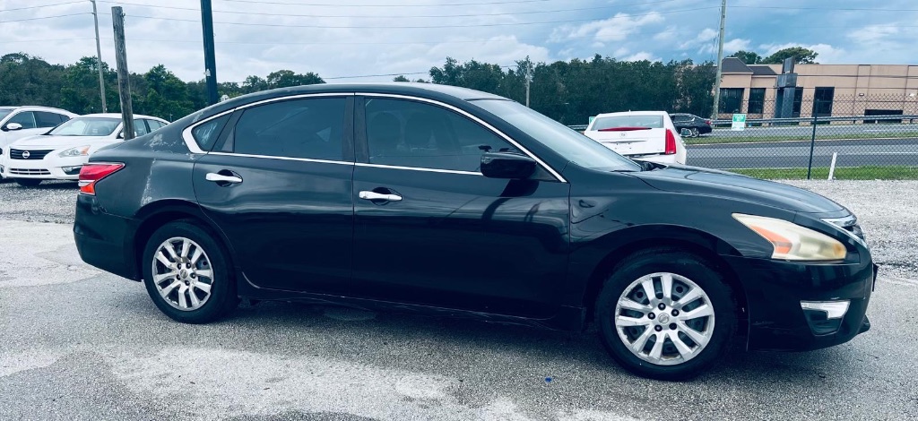 2014 Nissan Altima - $2,000