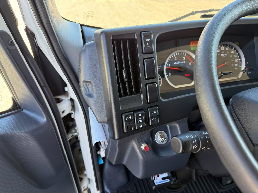 2023 Isuzu Nrr - $89,500