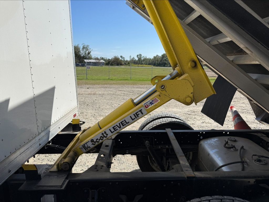 2023 Isuzu Nrr - $89,500