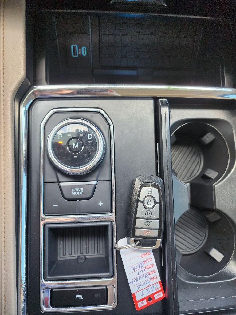 2023 Ford Expedition - $31,999