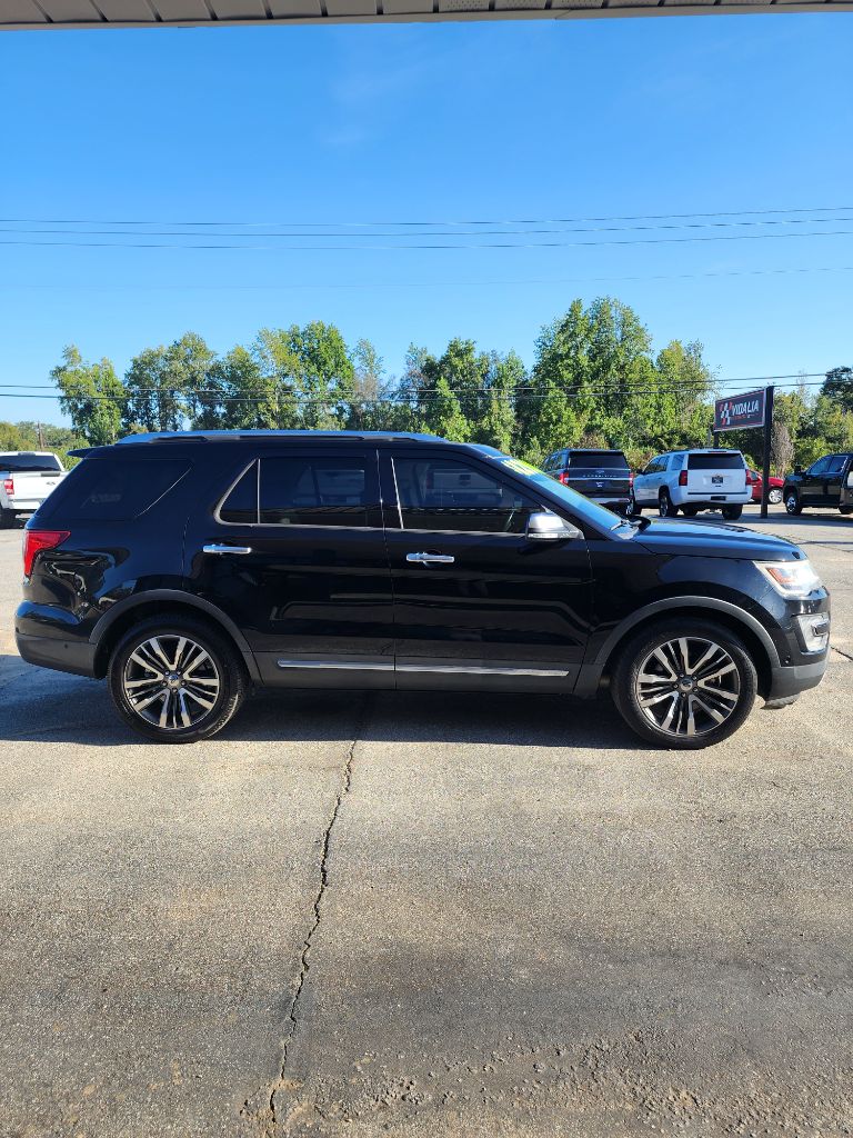 2017 Ford Explorer - $12,900