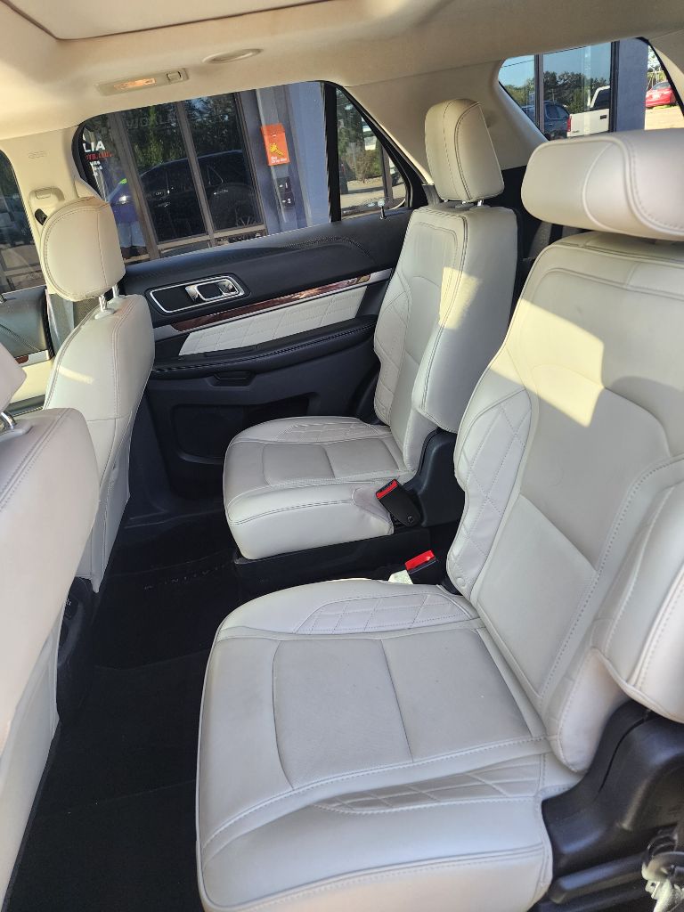 2017 Ford Explorer - $12,900