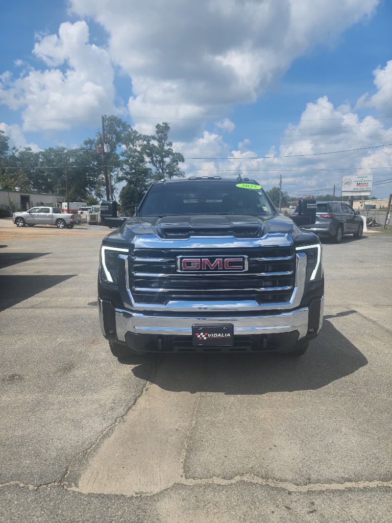 2025 GMC Sierra Hd - $69,999