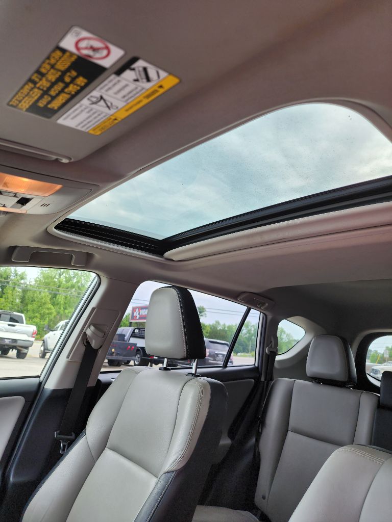 2018 Toyota RAV4 - $14,500