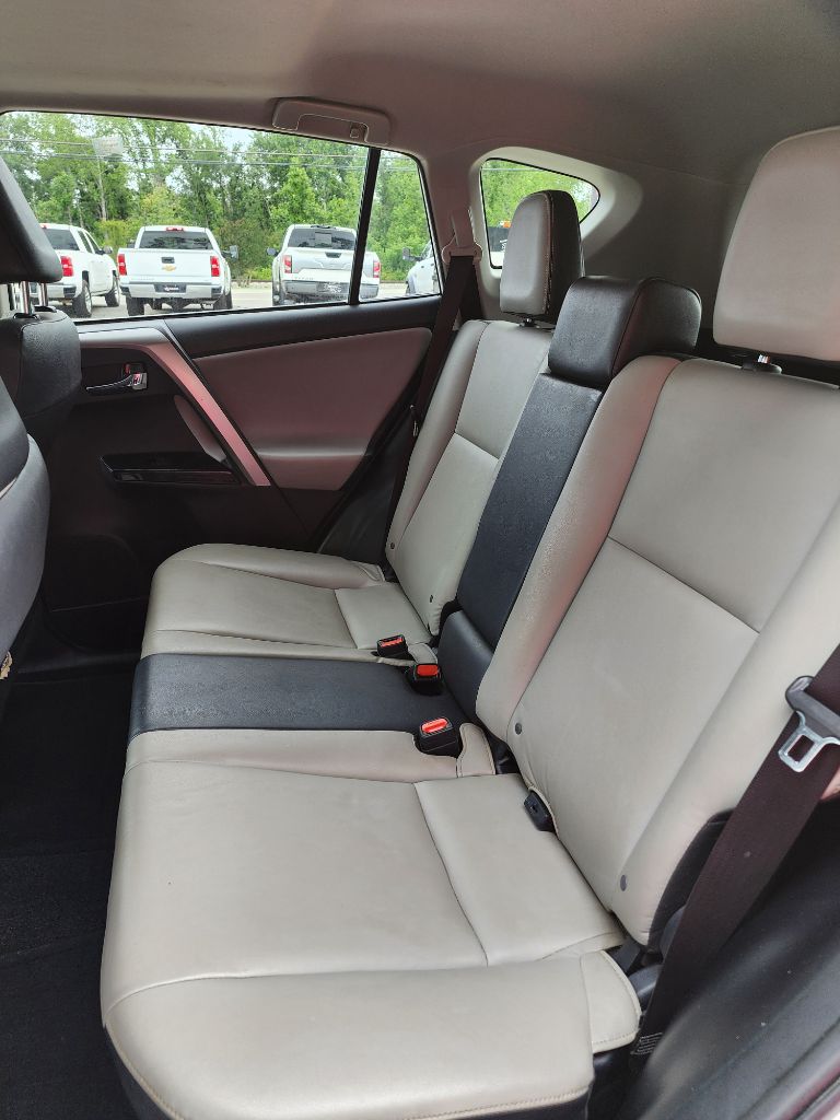 2018 Toyota RAV4 - $14,500