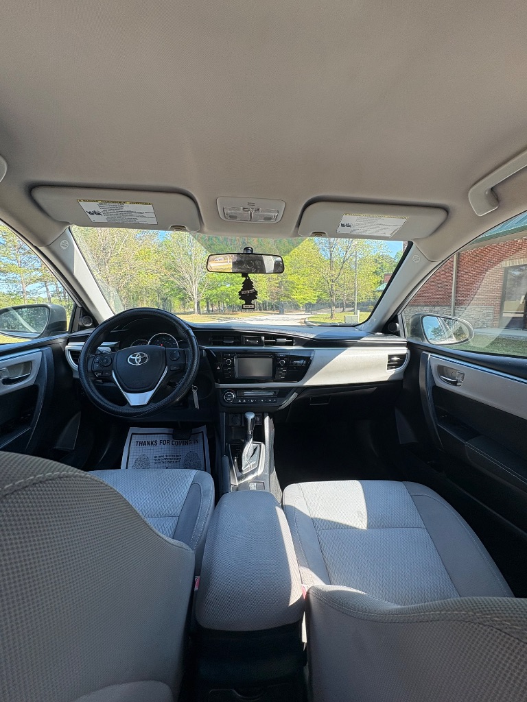 2016 Toyota Corolla - $9,400