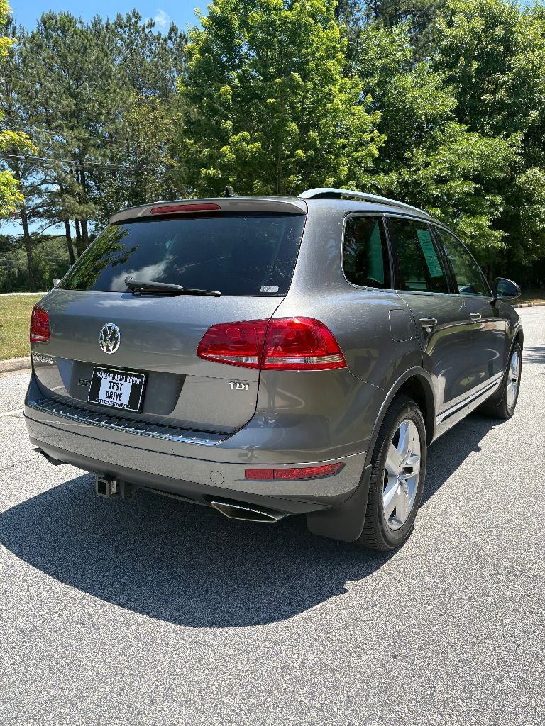 2013 Volkswagen Touareg - $6,400