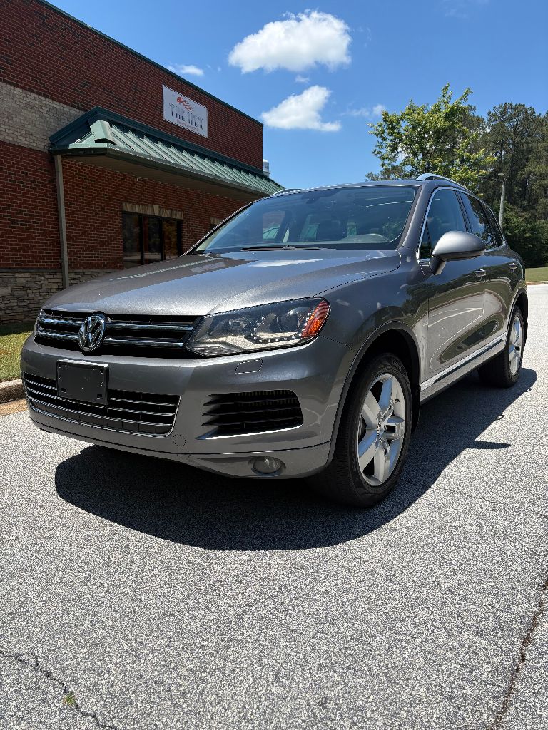 2013 Volkswagen Touareg - $6,400