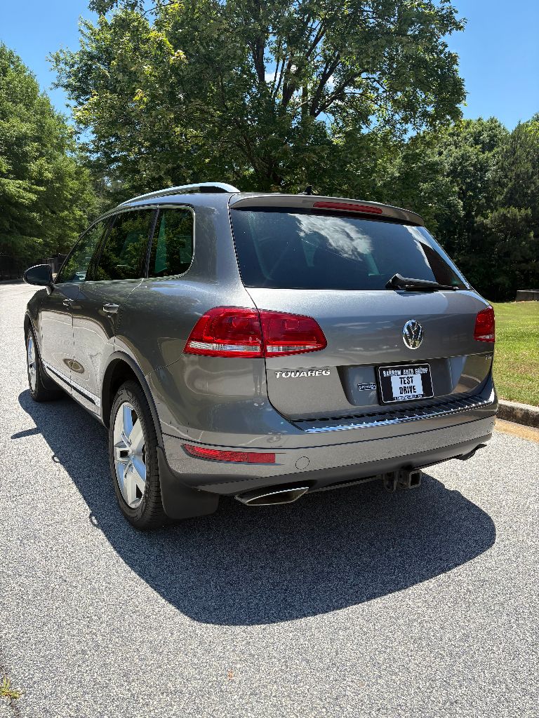 2013 Volkswagen Touareg - $6,400