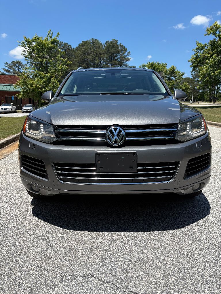 2013 Volkswagen Touareg - $6,400