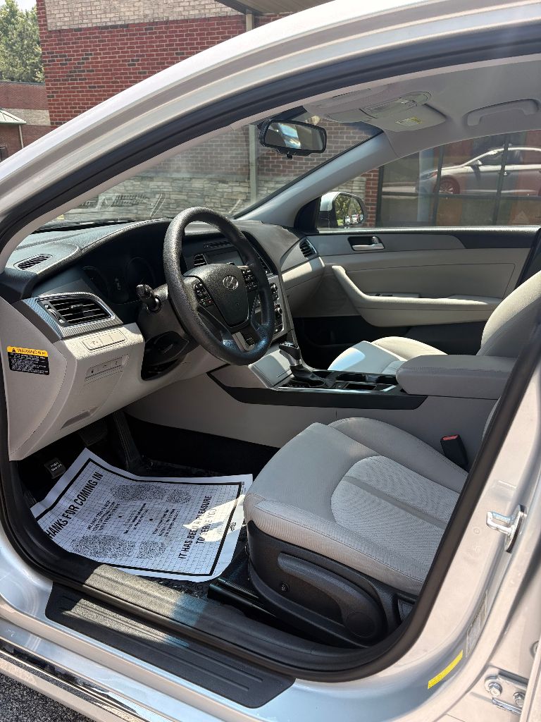 2017 Hyundai Sonata - $8,900