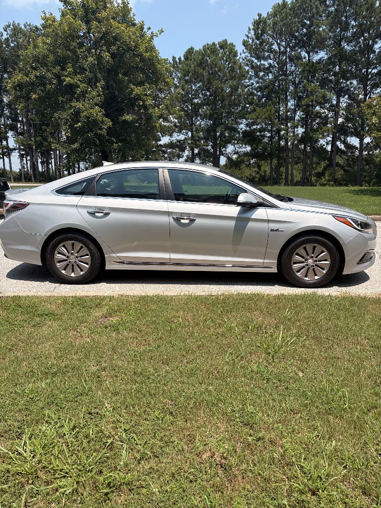 2017 Hyundai Sonata - $8,900