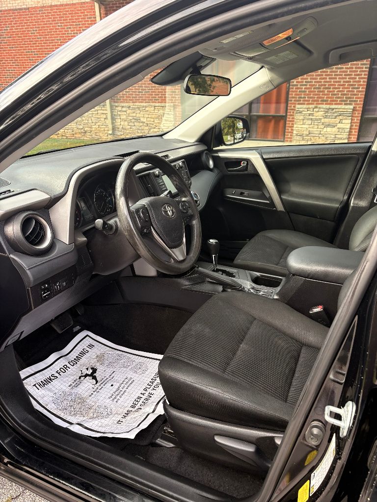 2018 Toyota RAV4 - $10,900