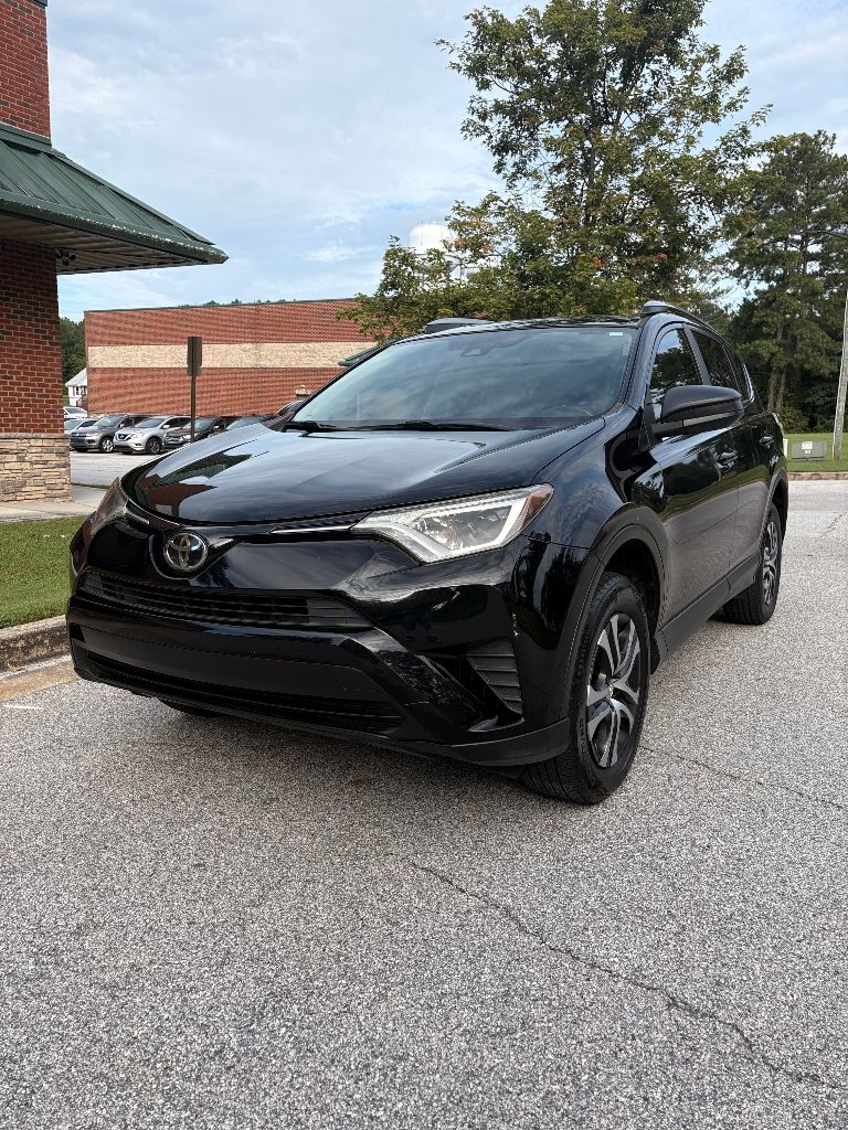 2018 Toyota RAV4 - $10,900