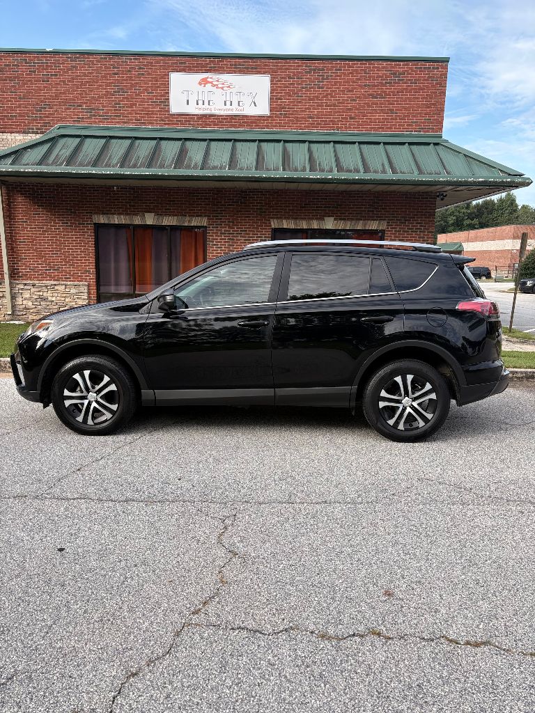 2018 Toyota RAV4 - $10,900