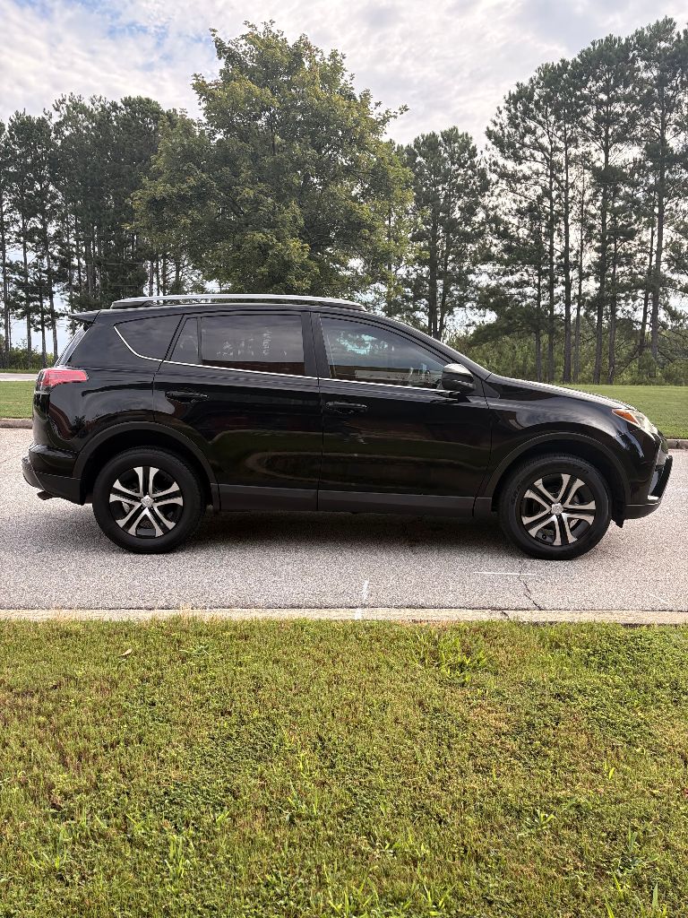 2018 Toyota RAV4 - $10,900