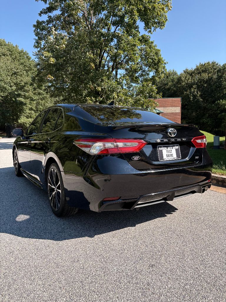 2019 Toyota Camry - $8,900