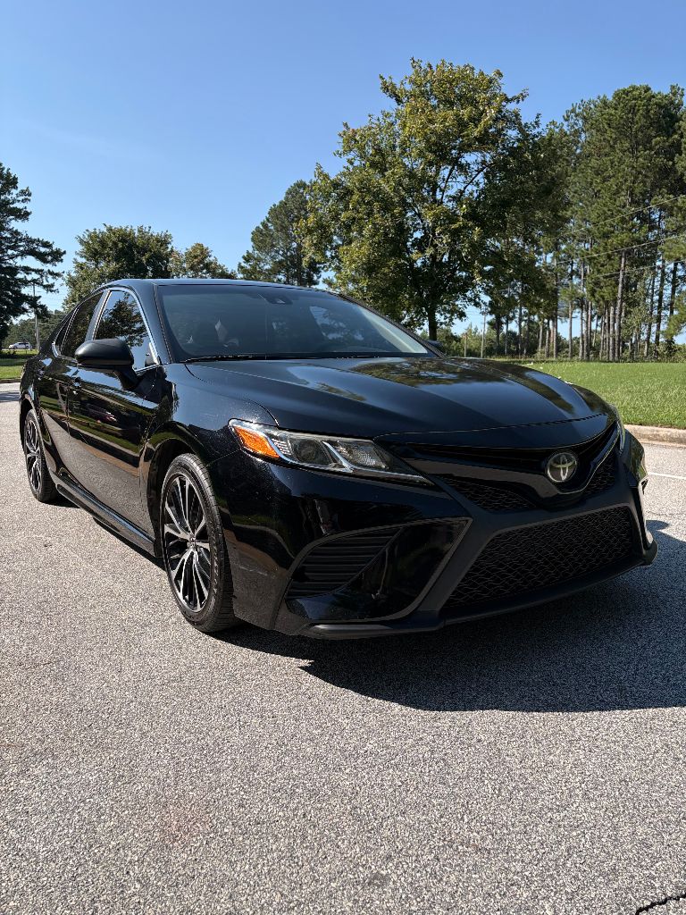 2019 Toyota Camry - $8,900