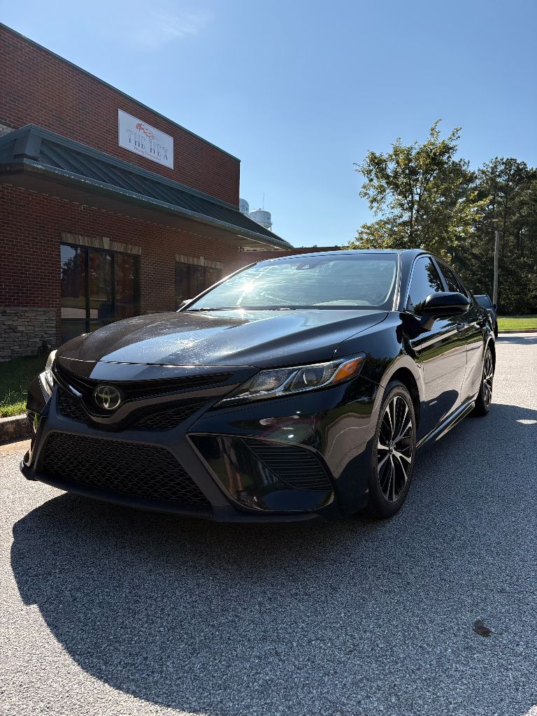 2019 Toyota Camry - $8,900