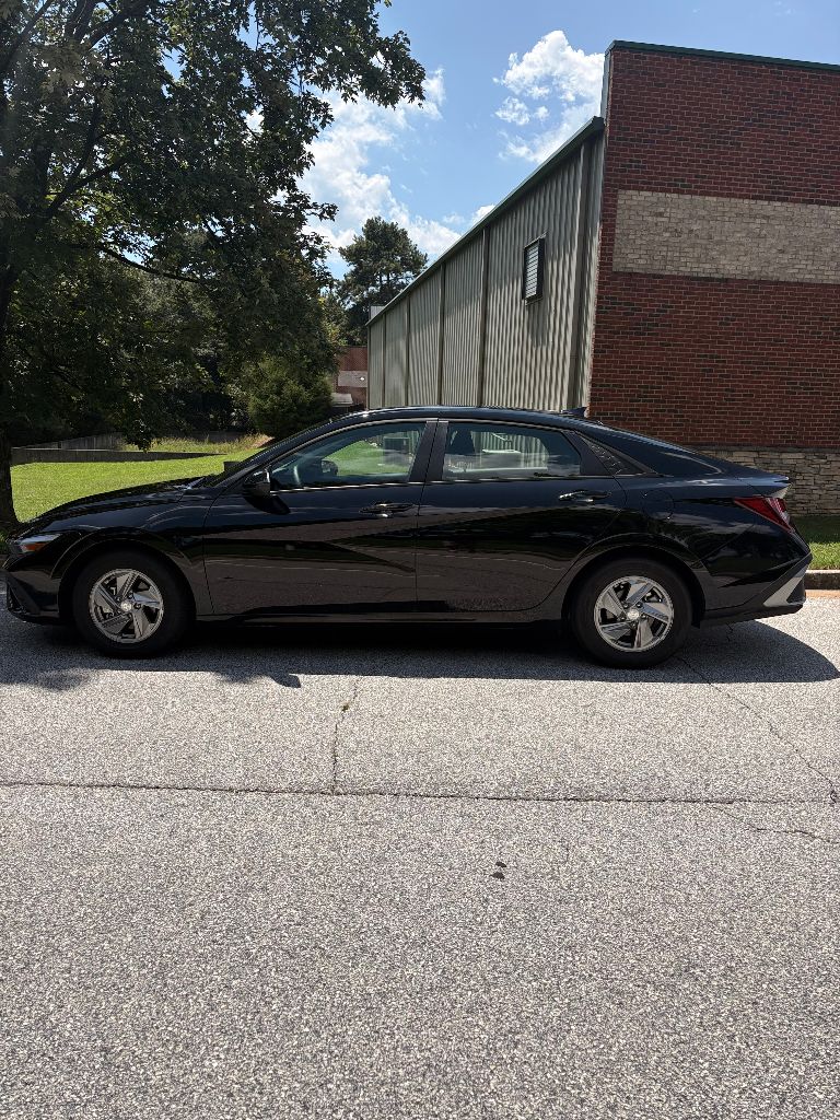 2025 Hyundai Elantra - $16,900