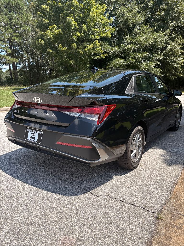 2025 Hyundai Elantra - $16,900