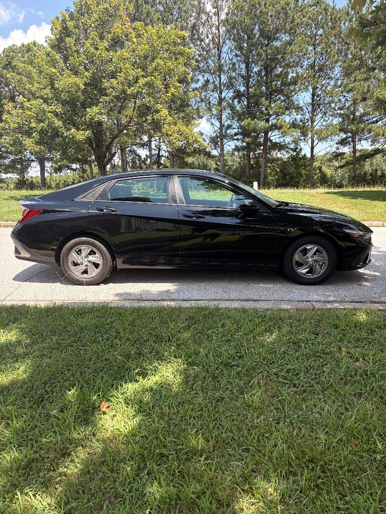 2025 Hyundai Elantra - $16,900