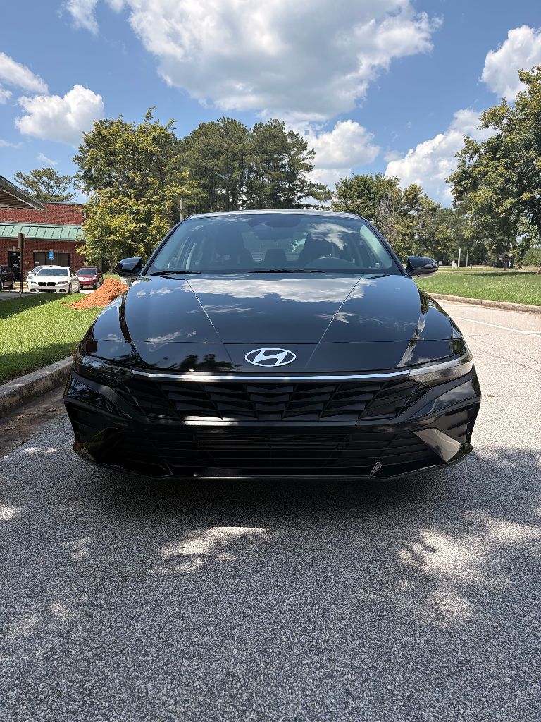 2025 Hyundai Elantra - $16,900