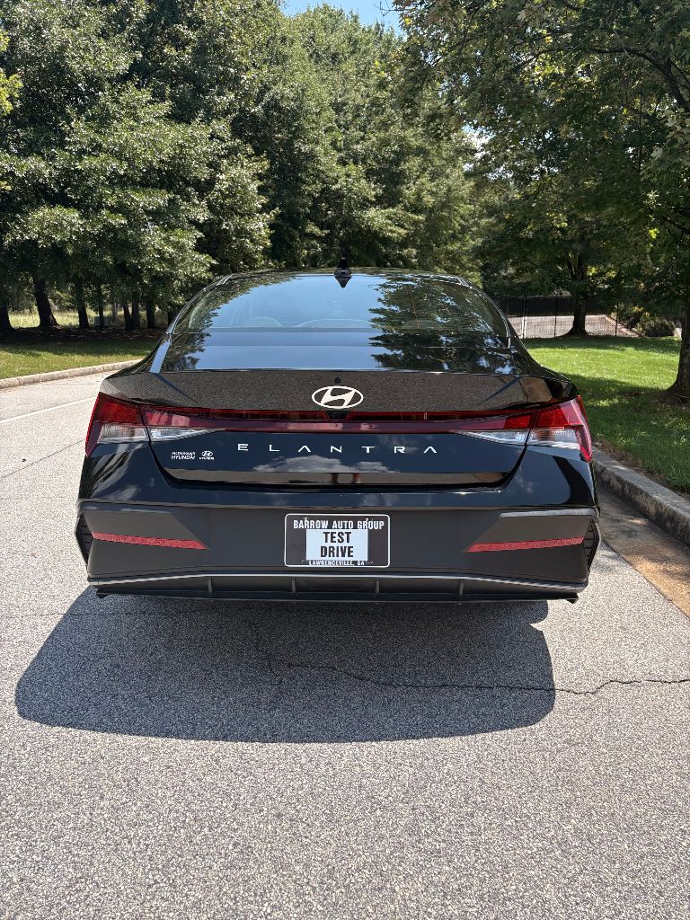 2025 Hyundai Elantra - $16,900