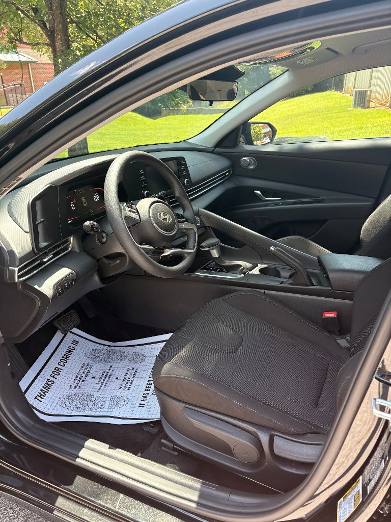 2025 Hyundai Elantra - $16,900