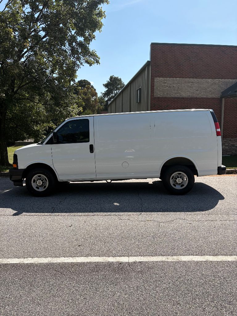 2017 Chevrolet Express - $6,900