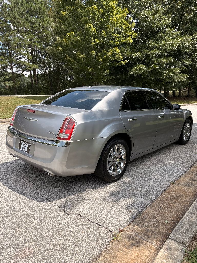2014 Chrysler 300 - $8,500