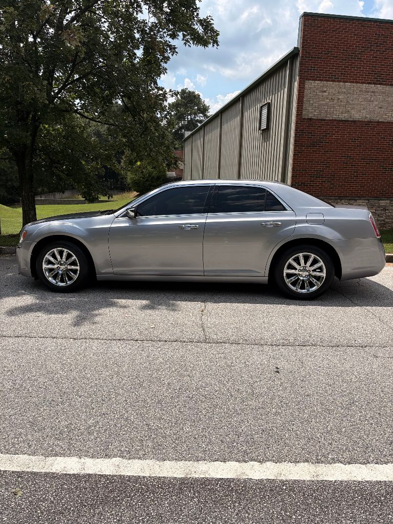 2014 Chrysler 300 - $8,500