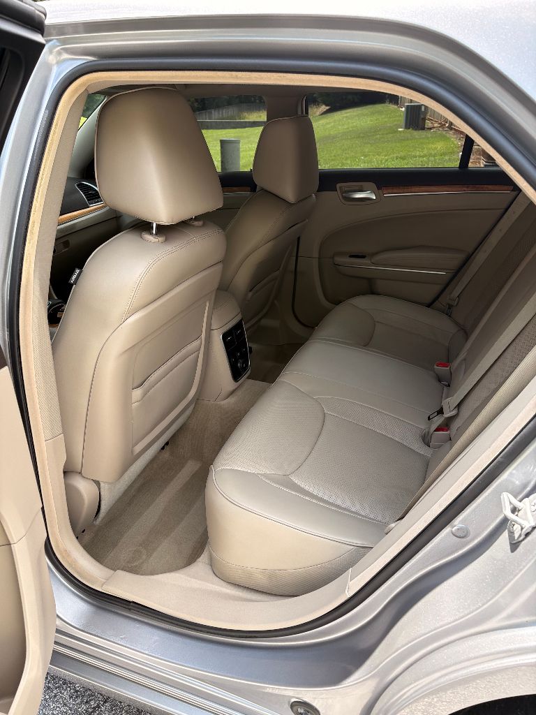 2014 Chrysler 300 - $8,500