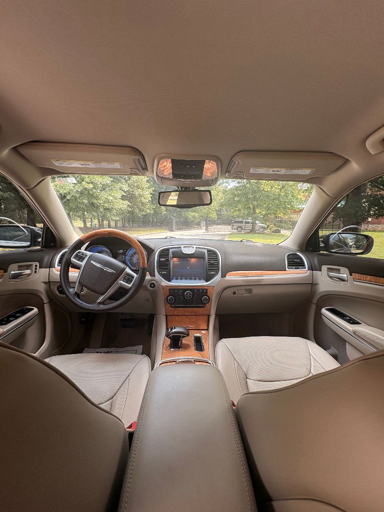 2014 Chrysler 300 - $8,500