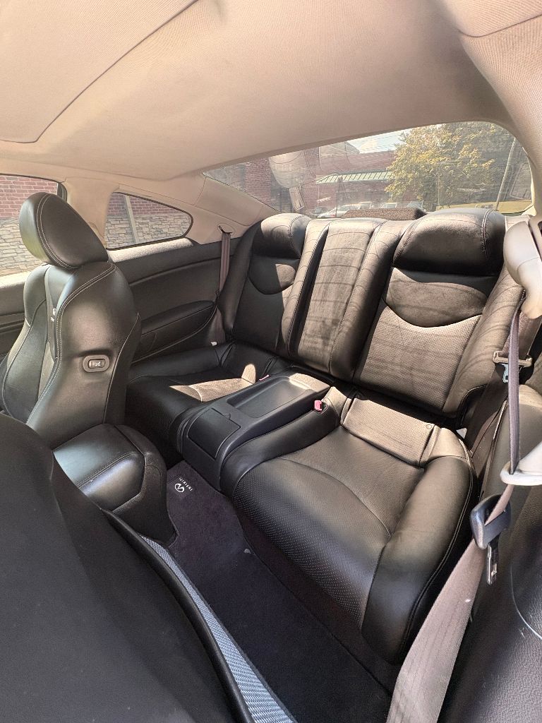 2011 INFINITI G - $8,900