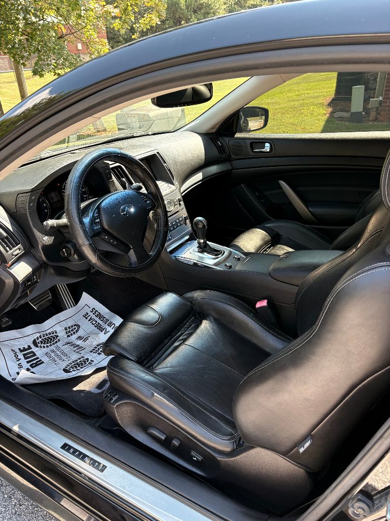2011 INFINITI G - $8,900