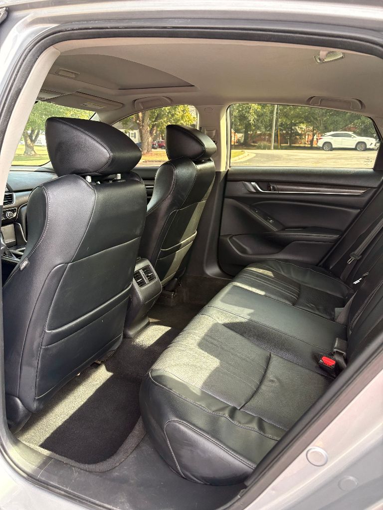 2018 Honda Accord - $9,000