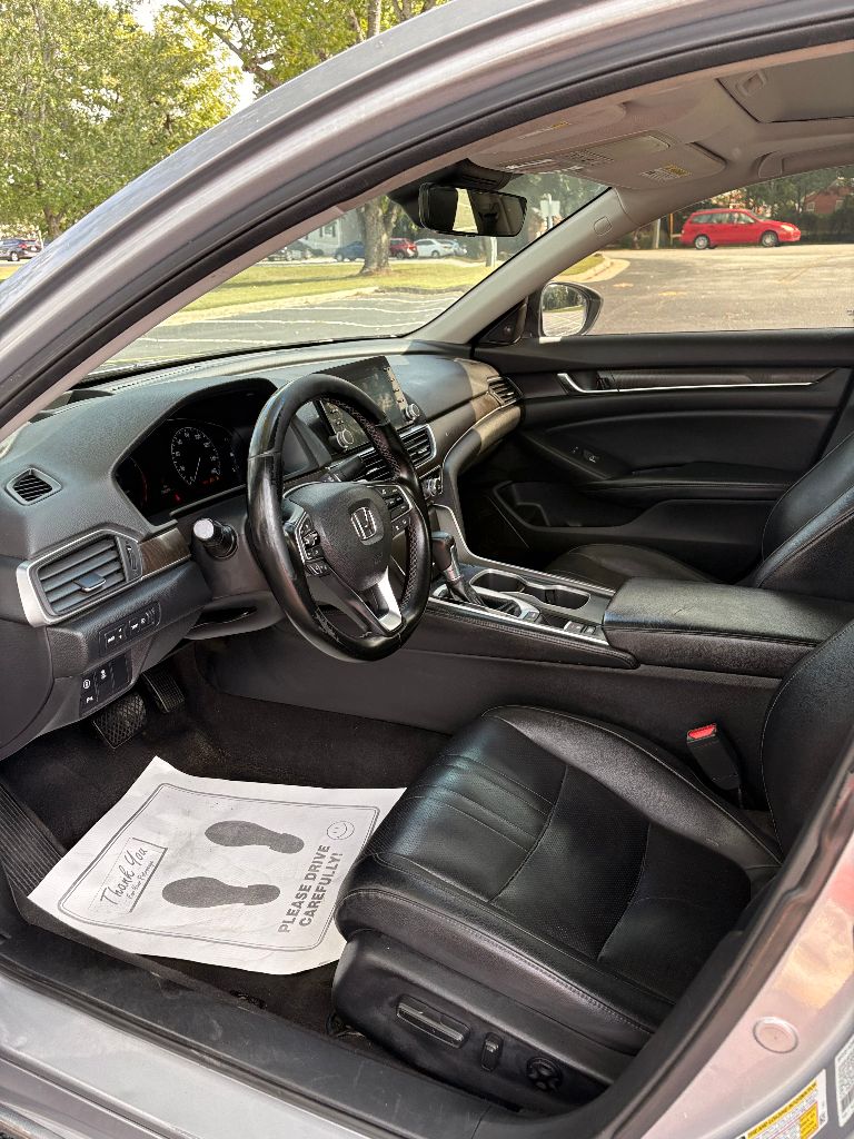 2018 Honda Accord - $9,000