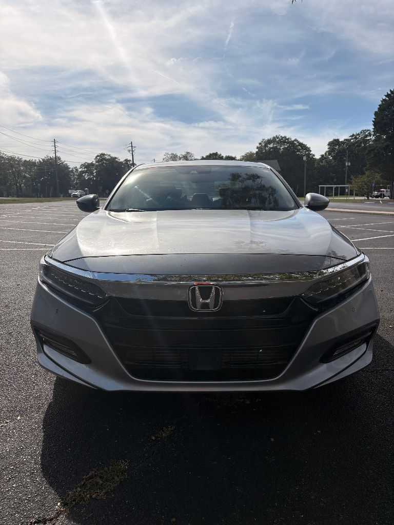 2018 Honda Accord - $9,000