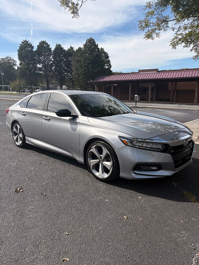 2018 Honda Accord - $9,000
