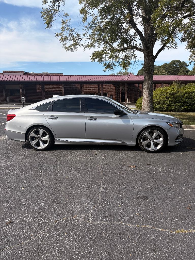 2018 Honda Accord - $9,000