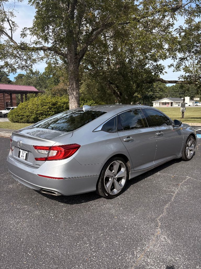 2018 Honda Accord - $9,000
