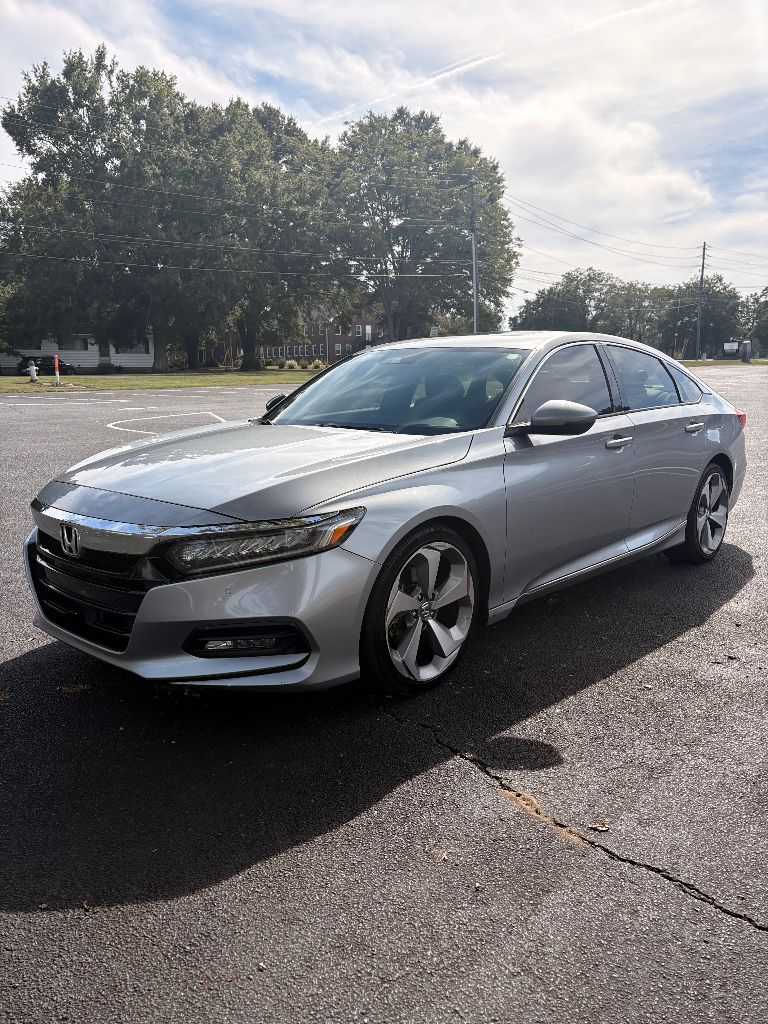 2018 Honda Accord - $9,000